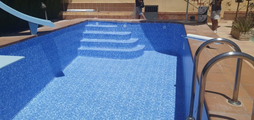 Piscina renovada en Pulianas