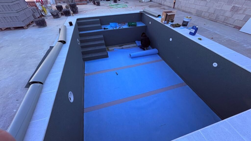 instalación de lámina armada en piscina en Granada precio