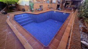 piscina rehabilitada con lámina armada RENOLIT ALKORPLAN Dayana en Granada